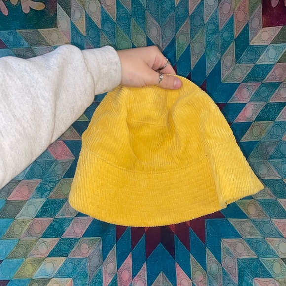 “Let’s Be Friends” Yellow Buckethat - Picture 3 of 3